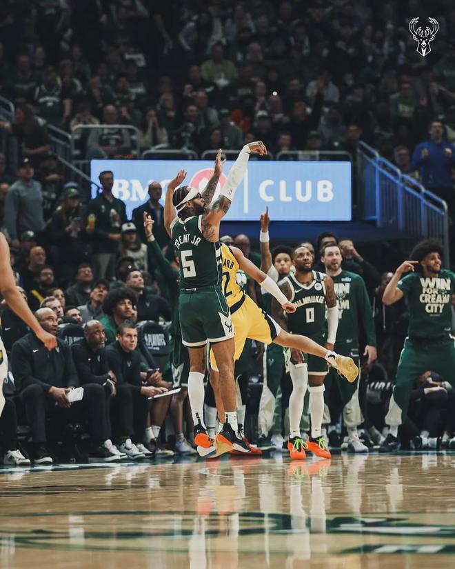 NBA季后赛雄鹿117-101胜步行者，字母哥37分带队扳回一城