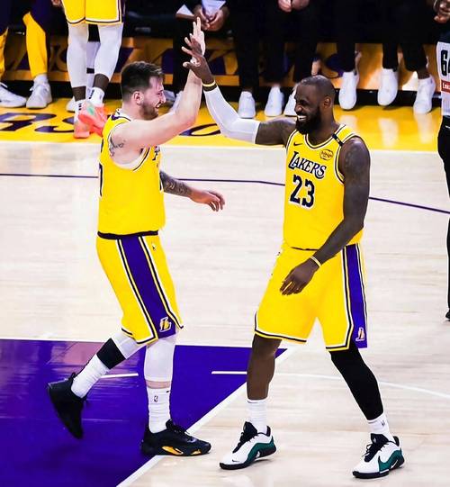NBA季后赛G3湖人104-116不敌森林狼 詹姆斯三分3连击难救主