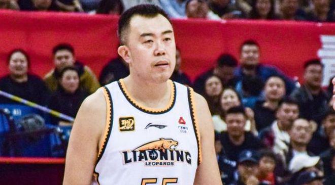 辽宁男篮韩德君伤情未明，半决赛对阵广厦内线压力大