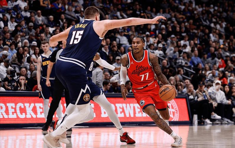 NBA季后赛快船vs掘金G4前瞻：快船2-1领先欲夺赛点 掘金背水一战