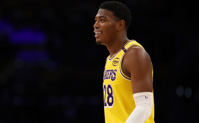 NBA球星季后赛表现分析：哈登与恩比德的常规赛与季后赛对比