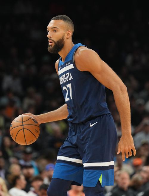 NBA季后赛湖人vs森林狼：上线挡拆战术如何破解戈贝尔防守？