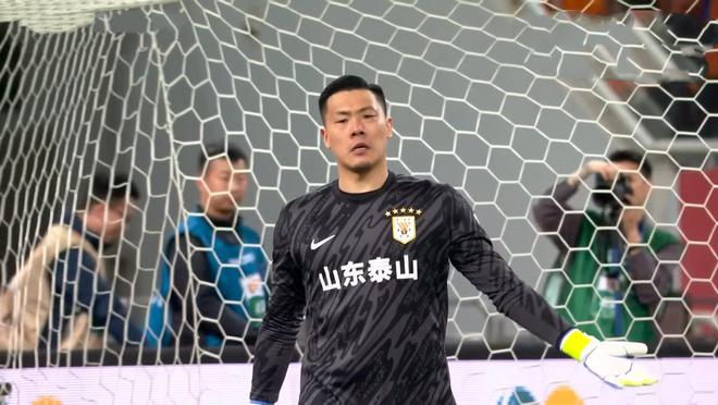 山东泰山VS上海申花：中超老牌劲旅激战，吴兴涵泽卡停赛王彤复出
