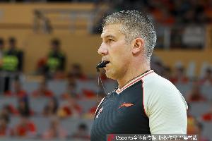 CBA半决赛G1广厦胜辽宁 外籍裁判霍罗佐夫严格执法获认可