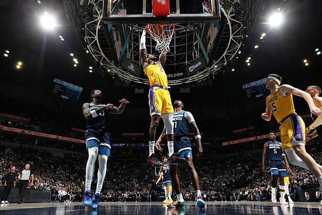 NBA季后赛森林狼主场胜湖人2-1领先 范德比尔特表现亮点