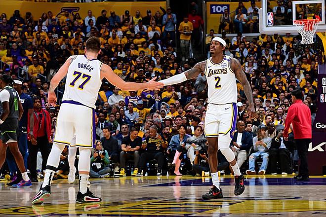 NBA季后赛森林狼主场胜湖人2-1领先 范德比尔特表现亮点