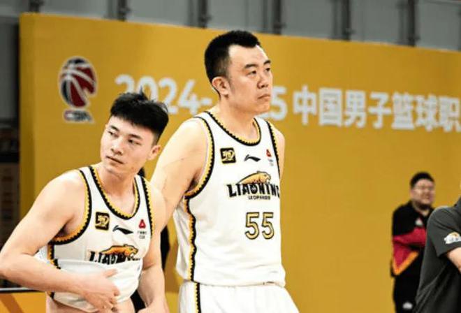 CBA季后赛半决赛G1：广厦主场109-90大胜辽宁，内线问题凸显韩德君无力回天