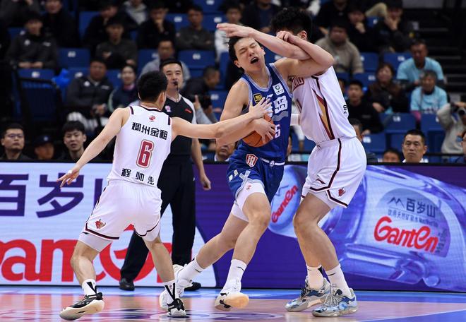 杨瀚森谈NBA选秀三大契机：休整后赴美闭关修炼，提升登陆NBA几率