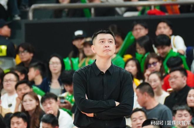 CBA季后赛半决赛广厦19分狂胜辽宁 孙铭徽庆生杨鸣疑似甩锅