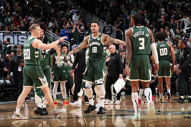 NBA季后赛雄鹿主场反弹胜步行者 库兹马表现平平系列赛悬念仍存