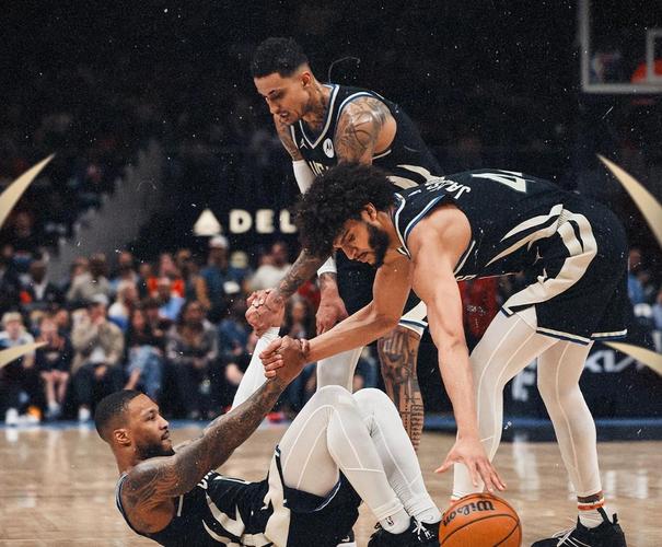 NBA季后赛雄鹿主场反弹胜步行者 库兹马表现平平系列赛悬念仍存