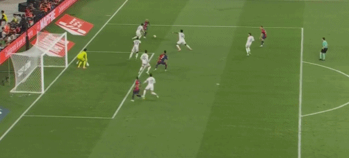 巴萨3-2再胜皇马！弗里克调教下红蓝军团直奔四冠王，姆巴佩破门难救主