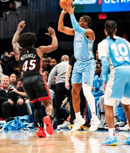 NBA季后赛G3骑士大胜热火40分 6人得分上双3-0夺赛点