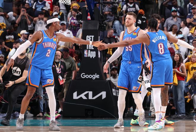 NBA季后赛：灰熊主场迎战雷霆，莫兰特伤缺成转折点