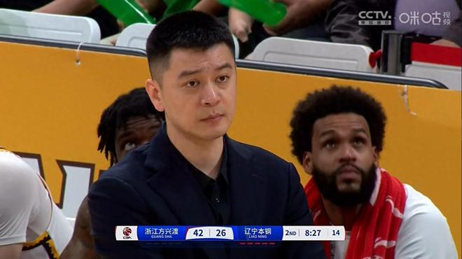 咪咕26位专家看好辽宁队却惨败广厦，外籍裁判判罚成关键因素
