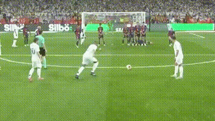 巴萨3-2逆转皇马夺国王杯冠军 弗里克3胜银河战舰成超级克星