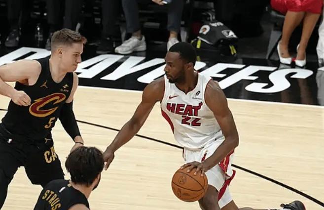 NBA季后赛G3前瞻：热火主场迎战骑士，黑八奇迹难再现？