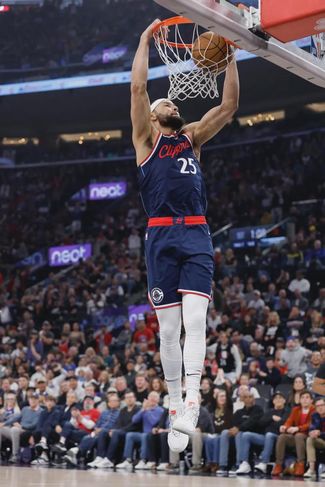 雷霆4-0横扫灰熊晋级 NBA季后赛亚历山大38分爆发 小皮蓬空砍30+11