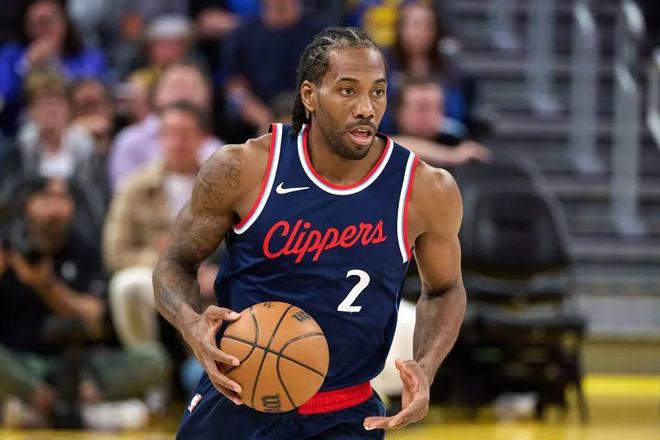 NBA季后赛西部首轮：掘金险胜快船，戈登压哨补扣助球队扳平比分