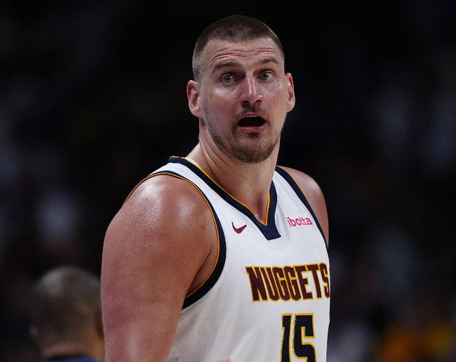 NBA季后赛：掘金险胜快船，戈登压哨补扣绝杀，约基奇准绝杀未果