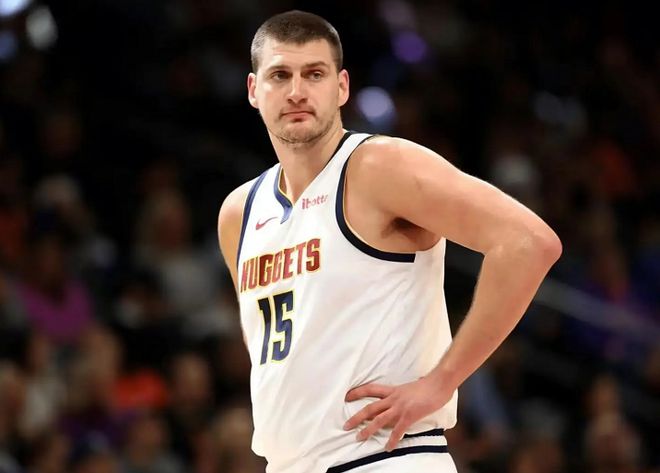 NBA季后赛：掘金险胜快船，戈登压哨补扣绝杀，约基奇准绝杀未果