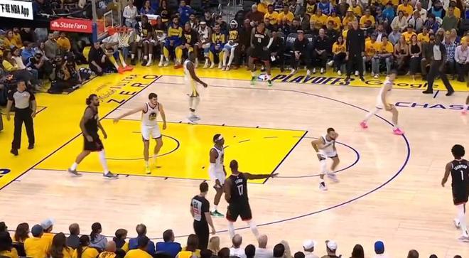 NBA季后赛勇士vs火箭第三场：库里带队苦战，巴特勒缺阵影响巨大