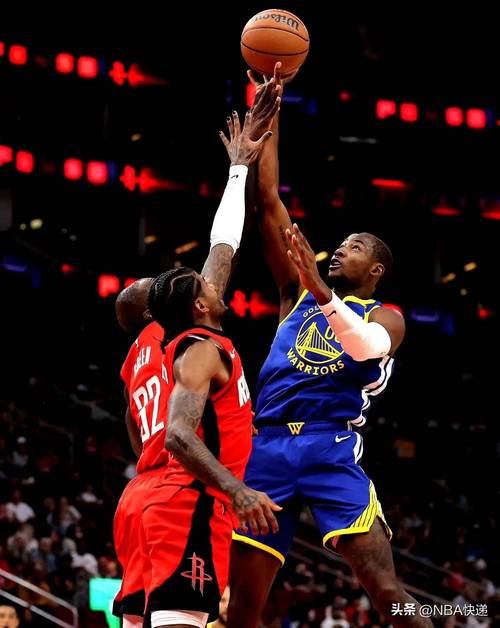 NBA季后赛勇士vs火箭第三场：库里带队苦战，巴特勒缺阵影响巨大