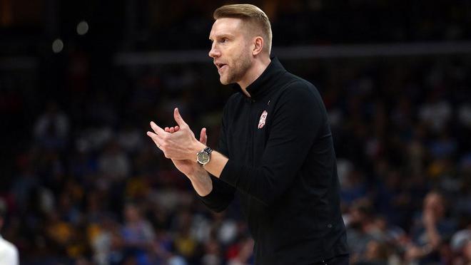 托马斯·伊萨洛的未来：灰熊队临时主教练在2025年NBA季后赛后的去向分析