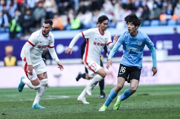 中超第九轮：大连英博客场1-1战平深圳新鹏城，马莱莱点射破门