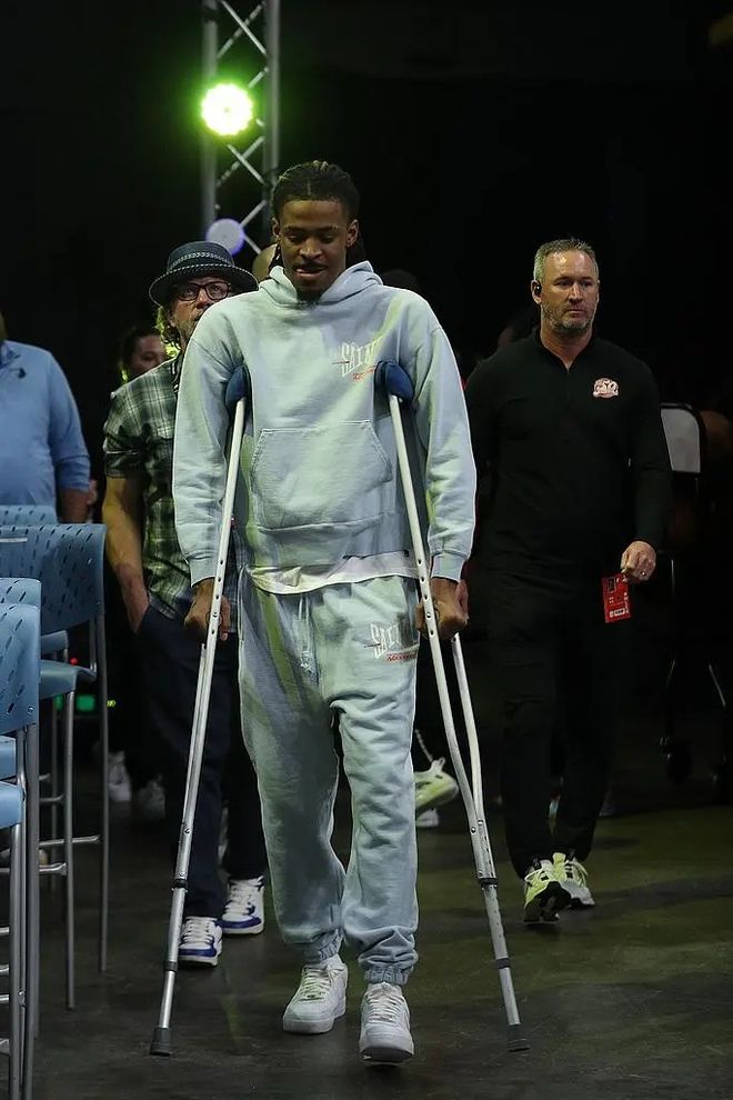 NBA季后赛：灰熊0-4遭雷霆横扫 莫兰特缺阵目睹球队出局 西部无对手豪言成讽刺