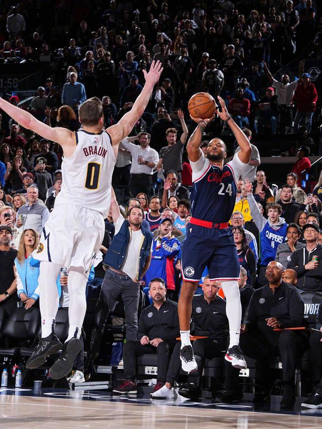 NBA季后赛G4快船VS掘金：戈登压哨绝杀助掘金2-2扳平大比分