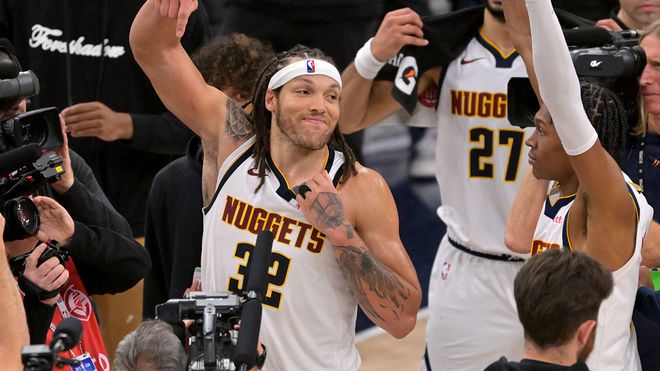 阿隆·戈登制胜扣篮创NBA季后赛历史 掘金队2-2扳平快船队