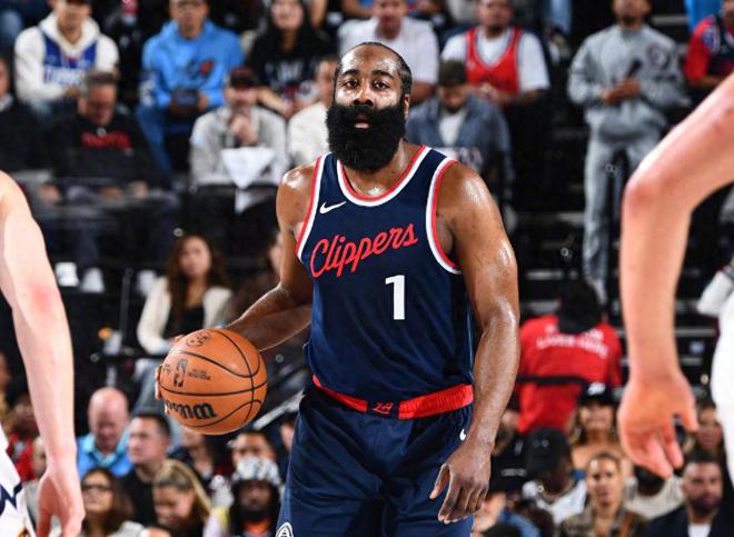 NBA季后赛快船惜败掘金2-2平，戈登补扣绝杀裁判争议不断