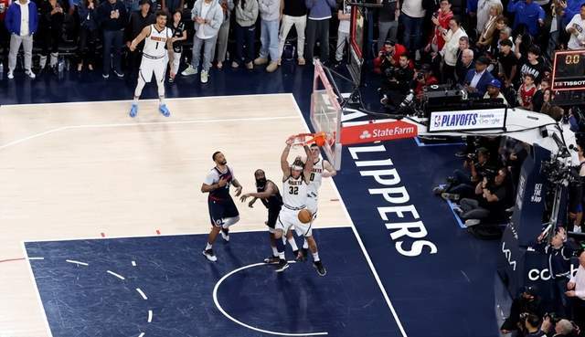 NBA季后赛掘金vs快船G4：戈登0.1秒压哨补扣绝杀 系列赛2-2进入天王山之战