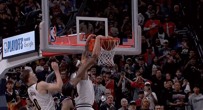 快船掘金G4惊天0秒压哨绝杀！NBA季后赛史上首个扣篮绝杀改写系列赛走向