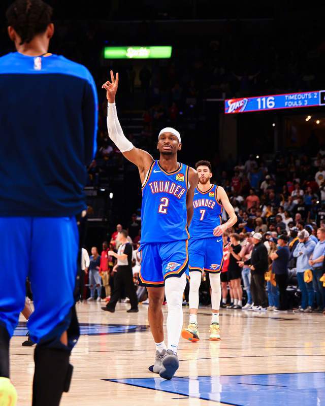NBA季后赛最新战况：雷霆4-0横扫灰熊晋级，快船遭绝杀2-2平，勇士2-1领先火箭