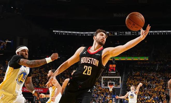 NBA季后赛G3前瞻：勇士主场迎战火箭，巴特勒缺阵影响几何？