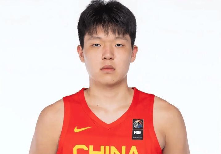 中国内线新锐杨瀚森宣布参加2025年NBA选秀，有望成第6位登陆NBA的中国球员