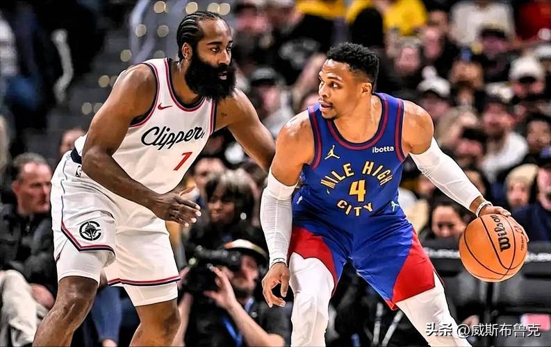 NBA季后赛快船惜败掘金2分，赛后冲突引争议，系列赛2-2平