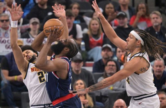 NBA季后赛快船惜败掘金2-2平 哈登约基奇冲突引爆全场