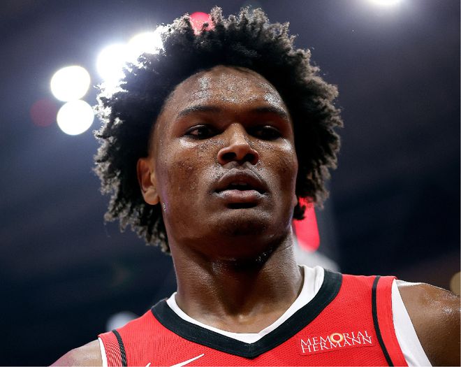 NBA季后赛火箭93-104不敌勇士，格林起伏范弗利特低迷成败笔