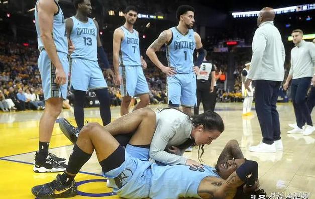 雷霆4-0横扫灰熊晋级NBA季后赛第二轮 莫兰特缺席G4灰熊再败