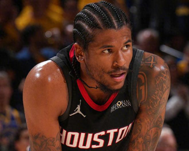 NBA季后赛勇士逆转火箭2-1领先 库里36分率队大逆转展现巨星风采
