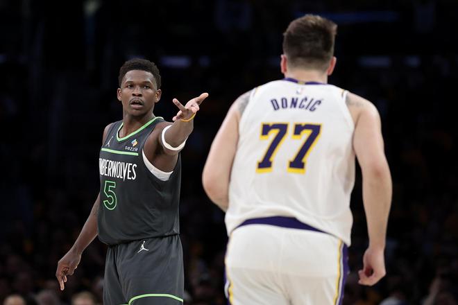 森林狼13-1攻势逆转湖人2-1领先 魔术险胜绿军 NBA季后赛三场2-1战况