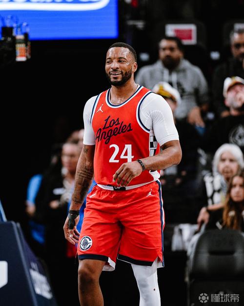 NBA 季后赛掘金险胜快船扳平总比分，鲍威尔表现可圈可点