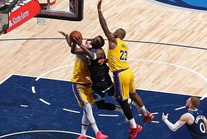 4月27日NBA西部季后赛最新积分榜：雷霆横扫灰熊，掘船2-2战平