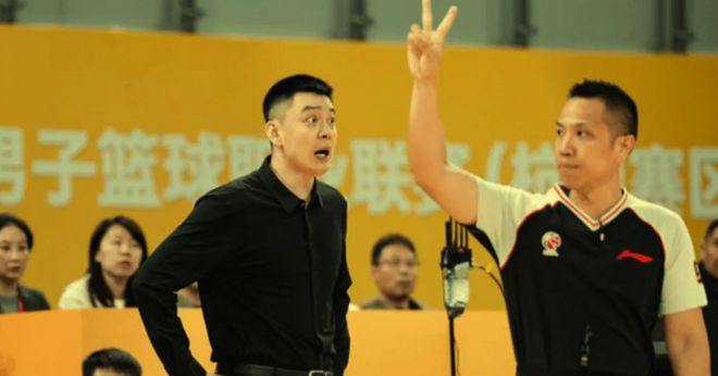 辽篮首战惨败后球迷忧被横扫，杨鸣吐露真言或留后手