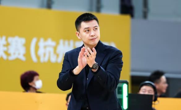 季后赛半决赛G1辽宁队客场19分惨败，杨鸣谈输球及后续影响