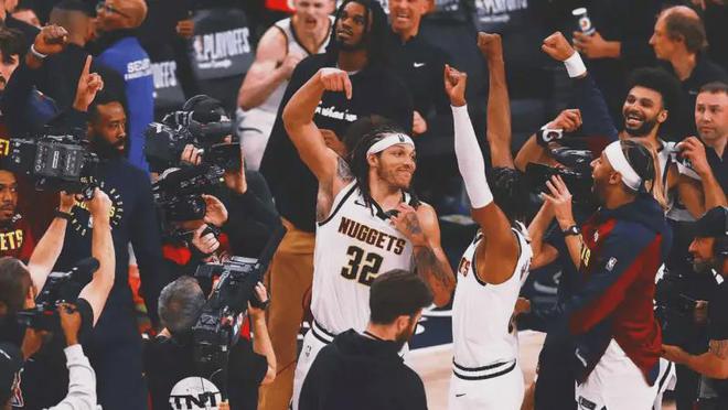 0.1秒补扣绝杀创NBA历史！掘金快船激战成经典