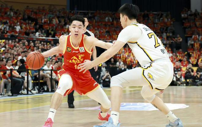 CBA 半决赛浙江广厦战辽宁男篮，朱俊龙表现出色打破质疑